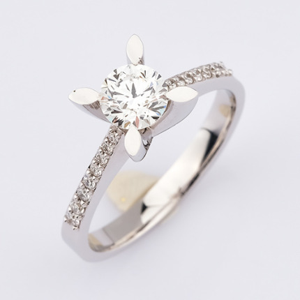 Damla Tırnak Tektaş Laboratuvar Pırlanta